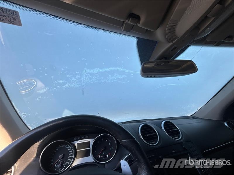 Mercedes-Benz ML 350 AMG AWD SUV 汽车