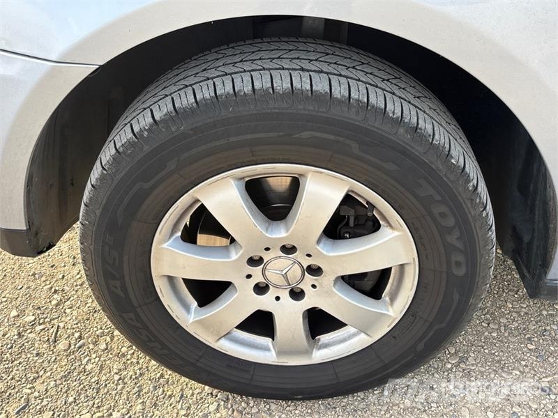 Mercedes-Benz ML 350 AWD SUV Automobili