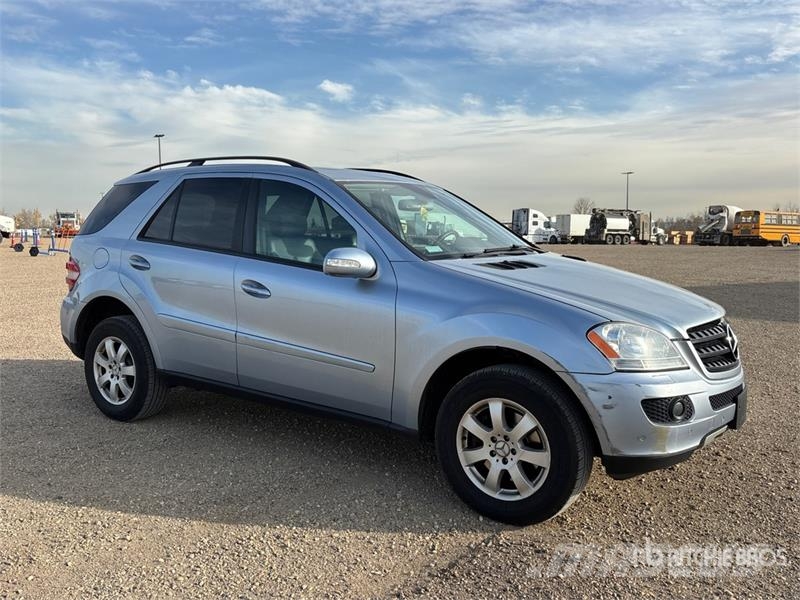Mercedes-Benz ML 350 AWD SUV Automobili