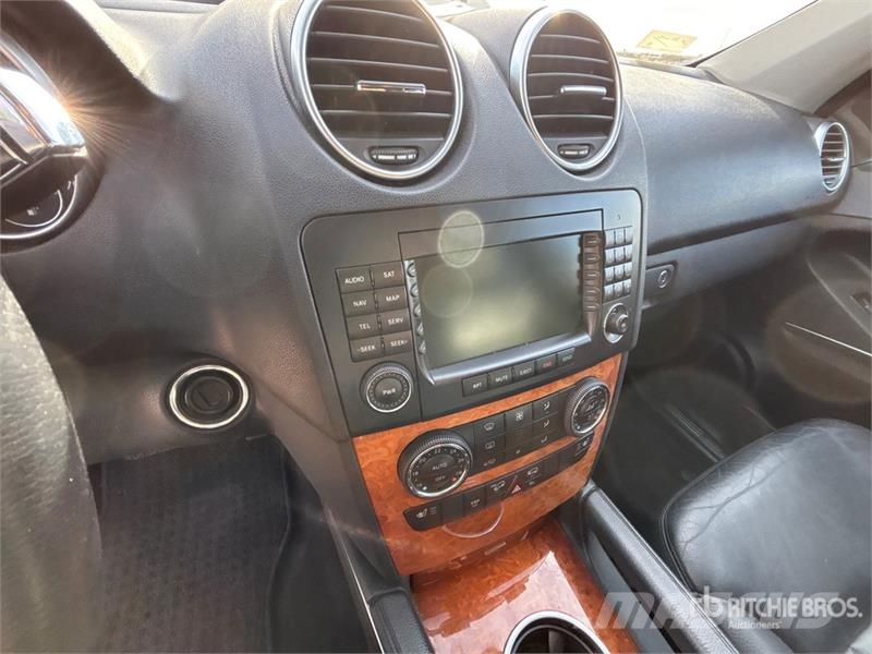Mercedes-Benz ML 350 AWD SUV Automobili