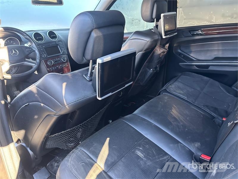 Mercedes-Benz ML 350 AMG AWD SUV 汽车