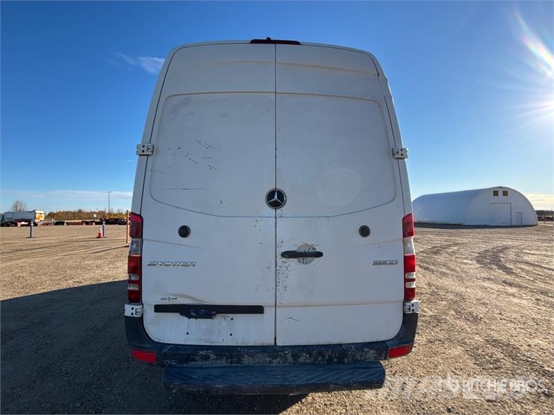 Mercedes-Benz SPRINTER 2500 Cargo Van Gesloten bedrijfswagens