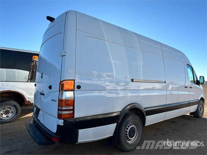 Mercedes-Benz Sprinter 2500 Cargo Van Dostavna vozila / kombiji