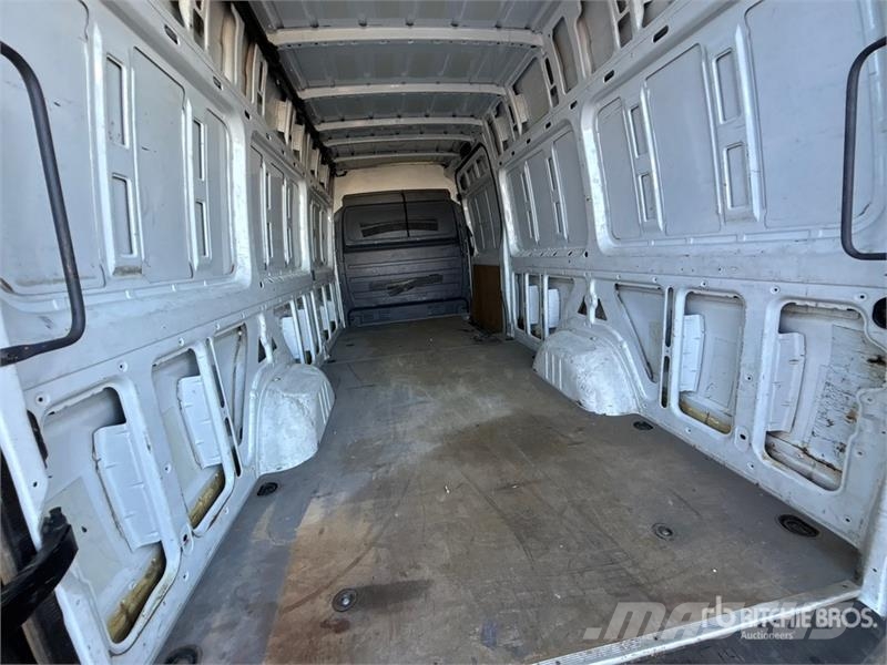 Mercedes-Benz Sprinter 2500 Cargo Van Dostavna vozila / kombiji