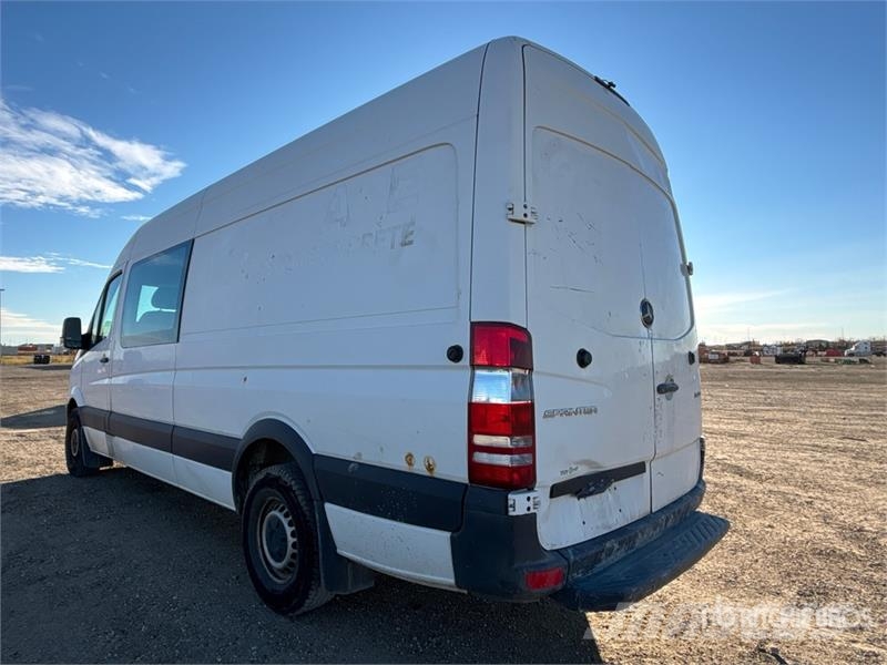 Mercedes-Benz SPRINTER 2500 Cargo Van Gesloten bedrijfswagens