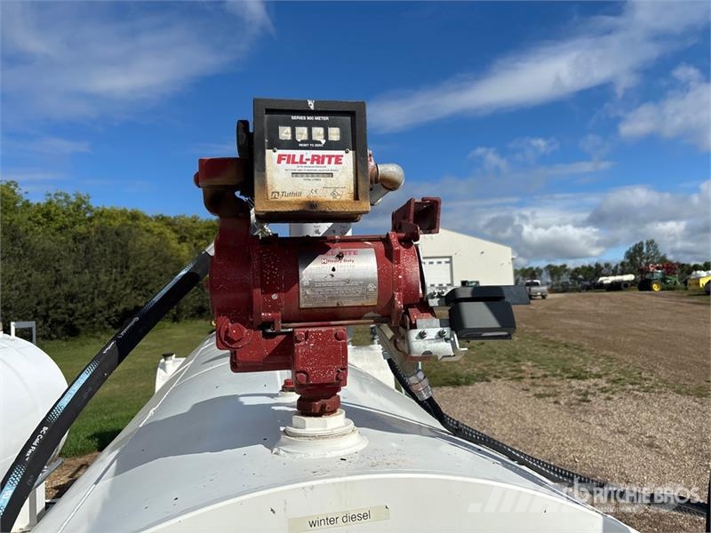 Meridian 10000L 2641 gal Skid Mounted Steel Diesel Fuel Tan Polttoaine- ja lisäainesäiliöt