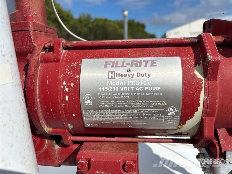 Meridian 10000L 2641 gal Skid Mounted Steel Diesel Fuel Tan Polttoaine- ja lisäainesäiliöt