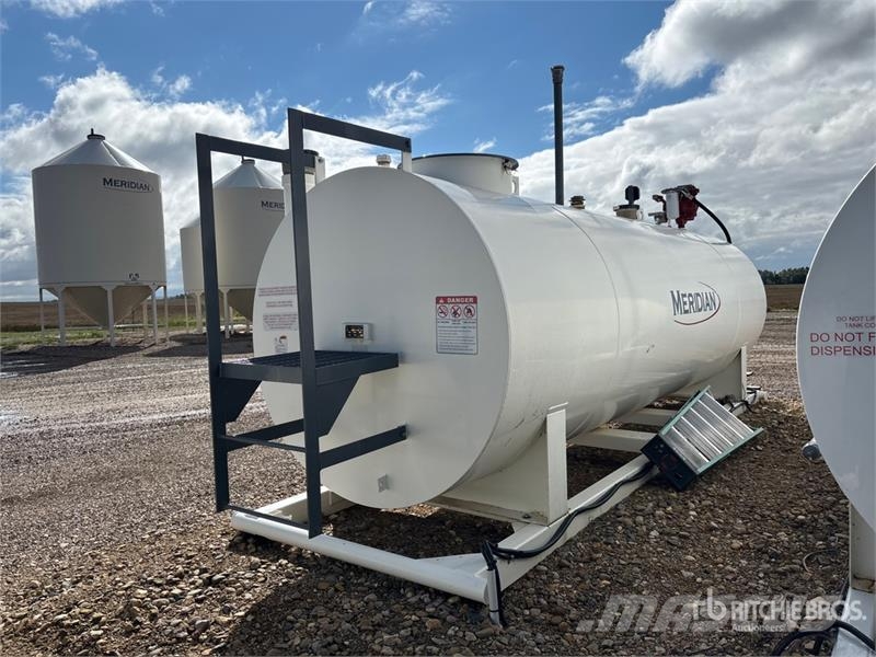 Meridian 10000L 2641 gal Skid Mounted Steel Diesel Fuel Tan Polttoaine- ja lisäainesäiliöt