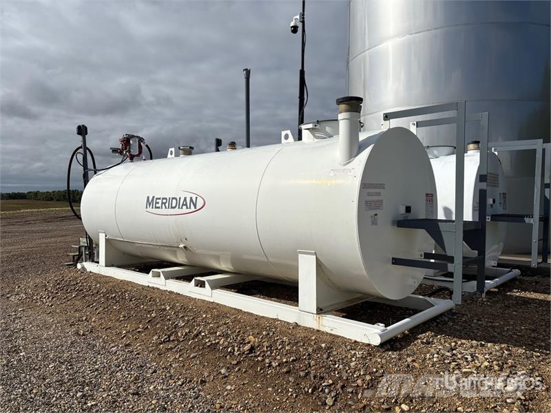 Meridian 10000L 2641 gal Skid Mounted Steel Diesel Fuel Tan Polttoaine- ja lisäainesäiliöt