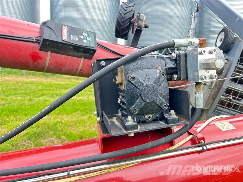 Meridian 1375 13 in x 75 ft Swing Grain Auger معدات نقل