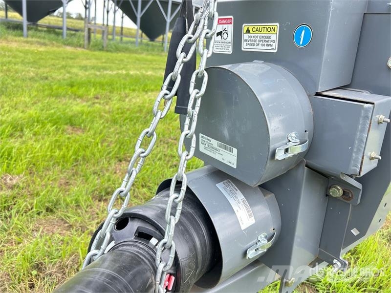 Meridian 1375 13 in x 75 ft Swing Grain Auger معدات نقل