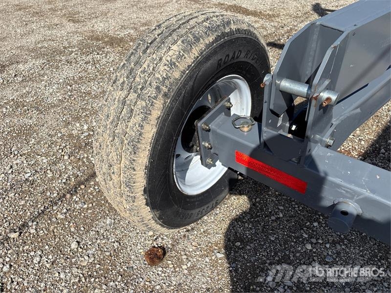 Meridian 1385 13 in x 85 ft Swing Grain Auger Dopravné zariadenia