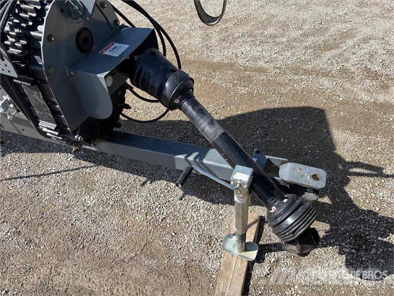 Meridian 1385 13 in x 85 ft Swing Grain Auger Dopravné zariadenia
