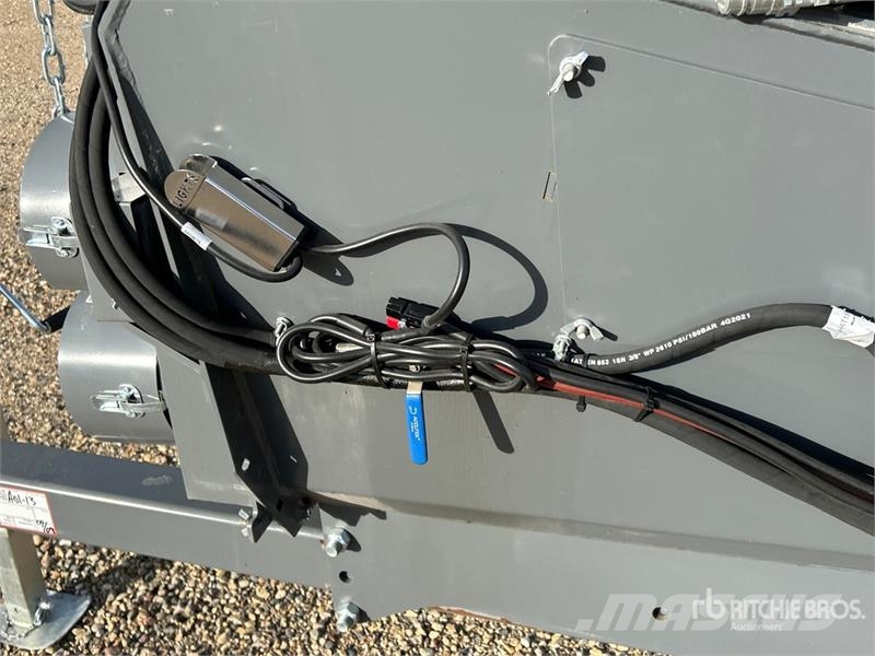 Meridian 1395 13 in x 95 ft Swing Grain Auger Transportēšanas aprīkojums