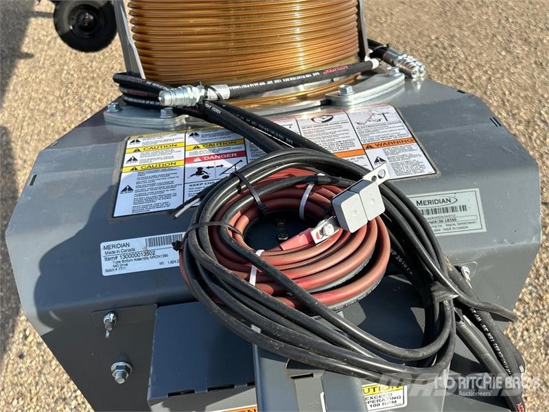 Meridian 1395 13 in x 95 ft Swing Grain Auger Transportēšanas aprīkojums