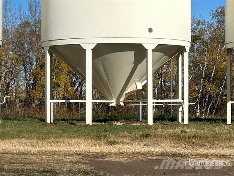 Meridian 1615 +/- 110 ton Fertilizer Hopper Grain Bin Crop processing and storage units/machines - Others