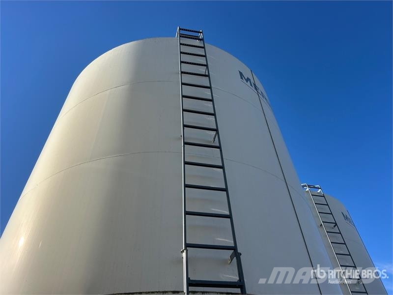 Meridian 1615 +/- 110 ton Fertilizer Hopper Grain Bin Crop processing and storage units/machines - Others