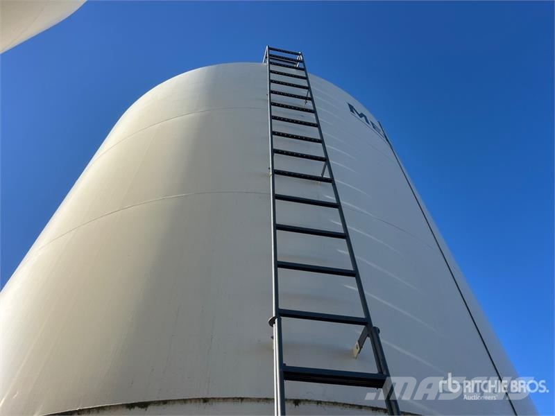 Meridian 1615 +/- 110 ton Fertilizer Hopper Grain Bin Crop processing and storage units/machines - Others