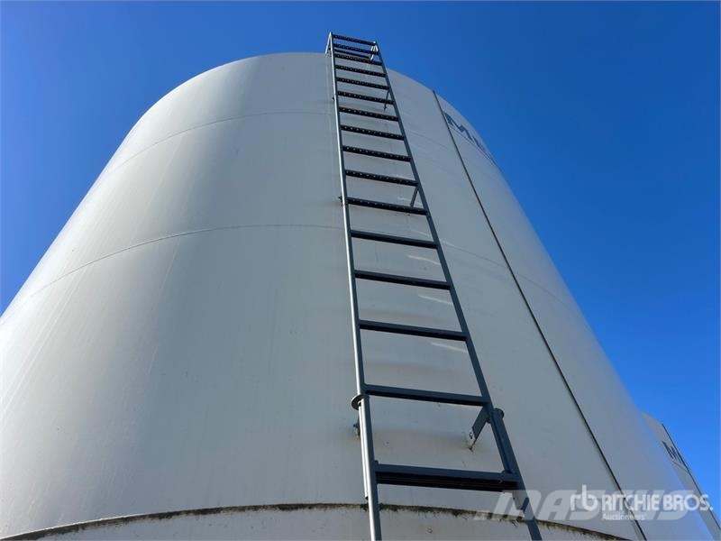 Meridian 1615 +/- 110 ton Fertilizer Hopper Grain Bin Crop processing and storage units/machines - Others