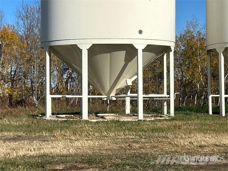 Meridian 1615 +/- 110 ton Fertilizer Hopper Grain Bin Crop processing and storage units/machines - Others