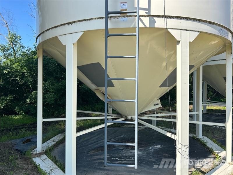 Meridian 1620 +/- 4000 bu Smooth Wall Hopper Grain Bin Машини та обладнання для обробки і зберігання зерна - Інші
