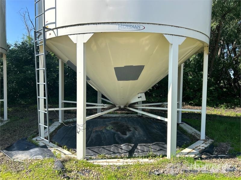 Meridian 1620 +/- 4000 bu Smooth Wall Hopper Grain Bin Машини та обладнання для обробки і зберігання зерна - Інші