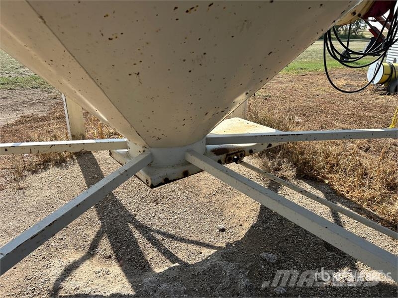 Meridian +/- 2000 bu Smooth Wall Hopper Grain Bin Afgrødehåndtering - Andet udstyr