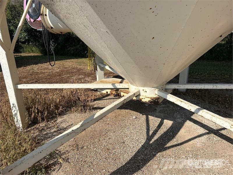 Meridian +/- 2000 bu Smooth Wall Hopper Grain Bin Afgrødehåndtering - Andet udstyr