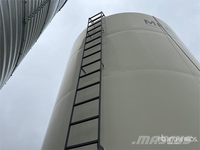 Meridian +/- 2300 bu Smooth Wall Hopper Grain Bin Afgrødehåndtering - Andet udstyr