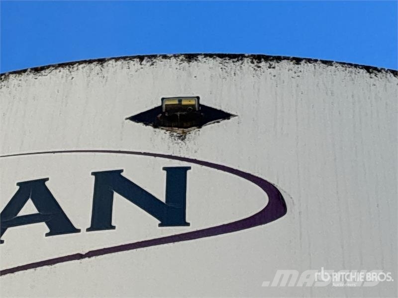 Meridian +/- 2500 bu 3 Ring Smooth Wall Hopper Grain Bin وحدات / آلات معالجة المحاصيل وتخزينها - أخرى