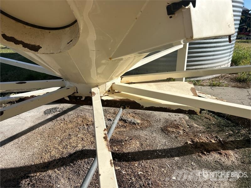 Meridian +/- 3100 bu Smooth Wall Hopper Grain Bin Ekin işleme ve depolama üniteleri/makineleri - Digerleri