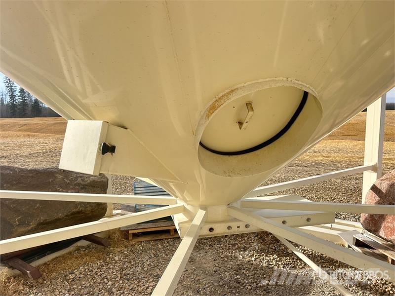 Meridian 81620 +/- 4100 bu Smooth Wall Hopper Grain Bin وحدات / آلات معالجة المحاصيل وتخزينها - أخرى