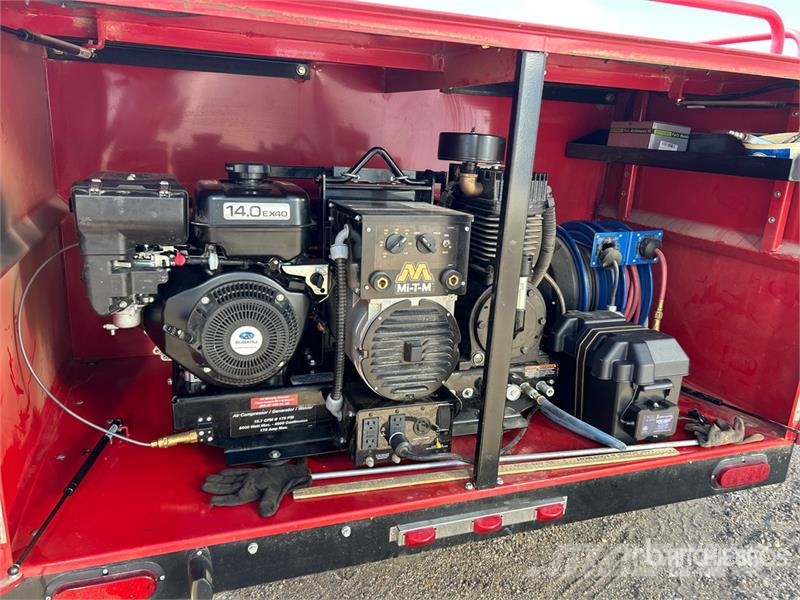 Meridian Fuel Express Platinum Pro T/A Fuel and Lube Traile Ρυμούλκες βυτίων
