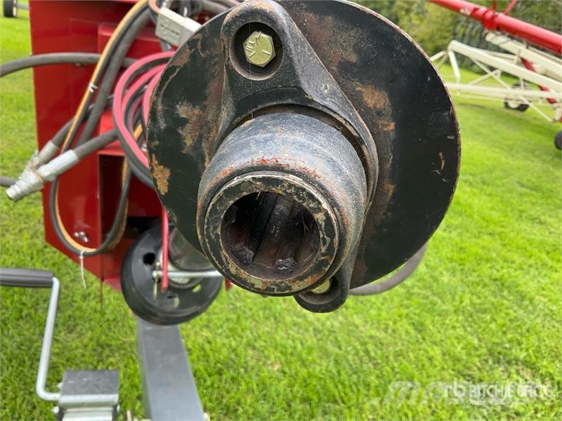 Meridian SLMD1272 12 in x 72 ft Swing Grain Auger Transportbånd