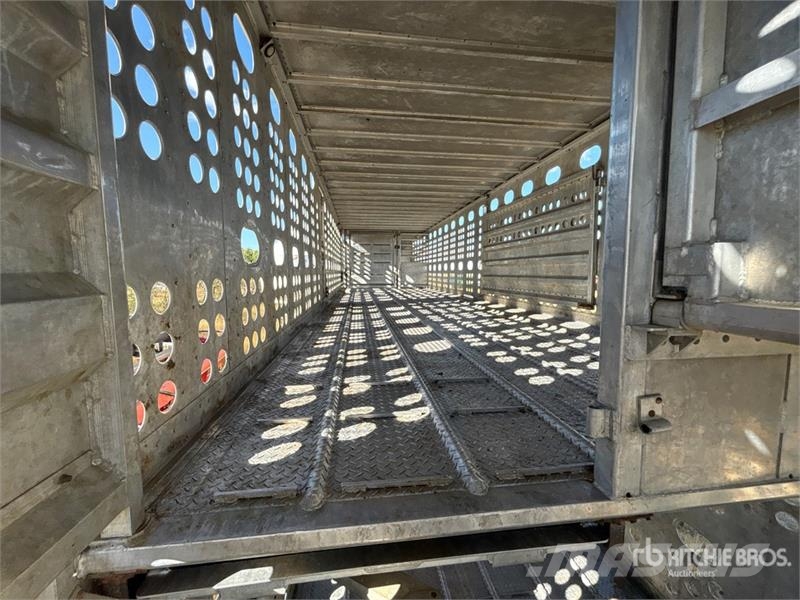 Merit 48 ft T/A Livestock Trailer Prívesy na prepravu zvierat
