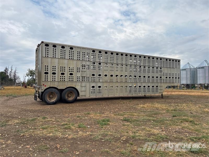 Merit 48 ft T/A Livestock Trailer Prívesy na prepravu zvierat