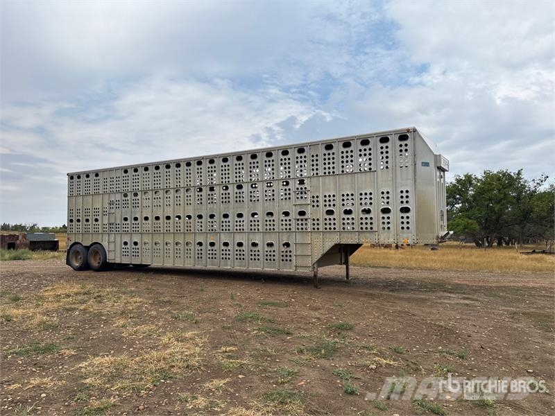 Merit 48 ft T/A Livestock Trailer Prívesy na prepravu zvierat