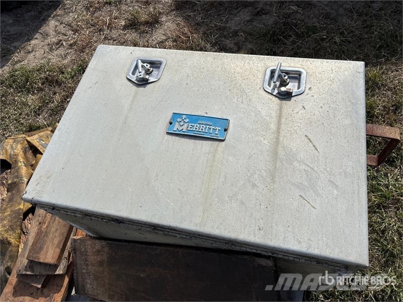 Merritt 3 ft X 2 ft Tool Box معدات النقل - غير ذلك