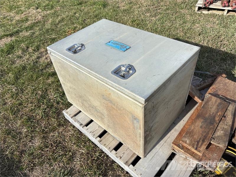 Merritt 3 ft X 2 ft Tool Box معدات النقل - غير ذلك