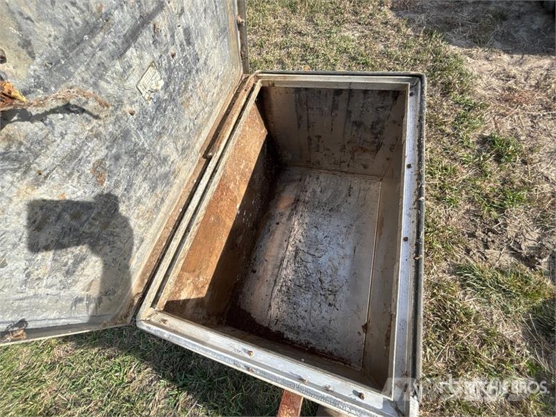 Merritt 3 ft X 2 ft Tool Box معدات النقل - غير ذلك