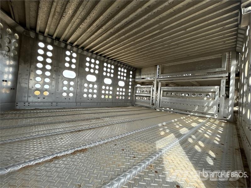 Merritt 53 ft Tri/A Livestock Trailer Dzīvnieku transportēšanas piekabes