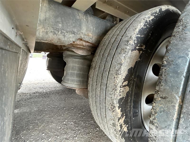 Merritt 53 ft Tri/A Livestock Trailer Dzīvnieku transportēšanas piekabes