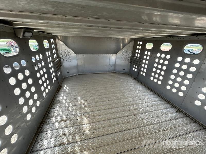 Merritt 53 ft Tri/A Livestock Trailer Dzīvnieku transportēšanas piekabes