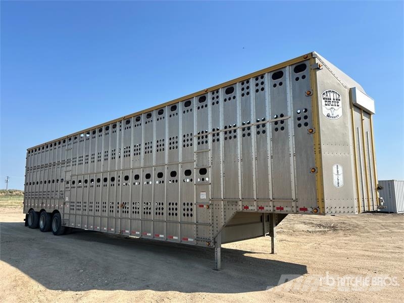 Merritt Cattle Drive Gold Line 53 ft Tri/A Livestock Trail Ремаркета за превоз на животни