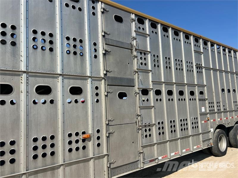 Merritt Cattle Drive Gold Line 53 ft Tri/A Livestock Trail Ремаркета за превоз на животни
