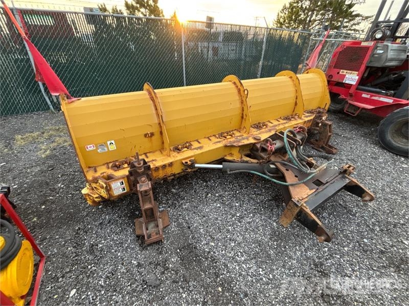 Metal Pless 12 ft 2 Way Snow Plow - Fits Tractor Snežne daske i plugovi