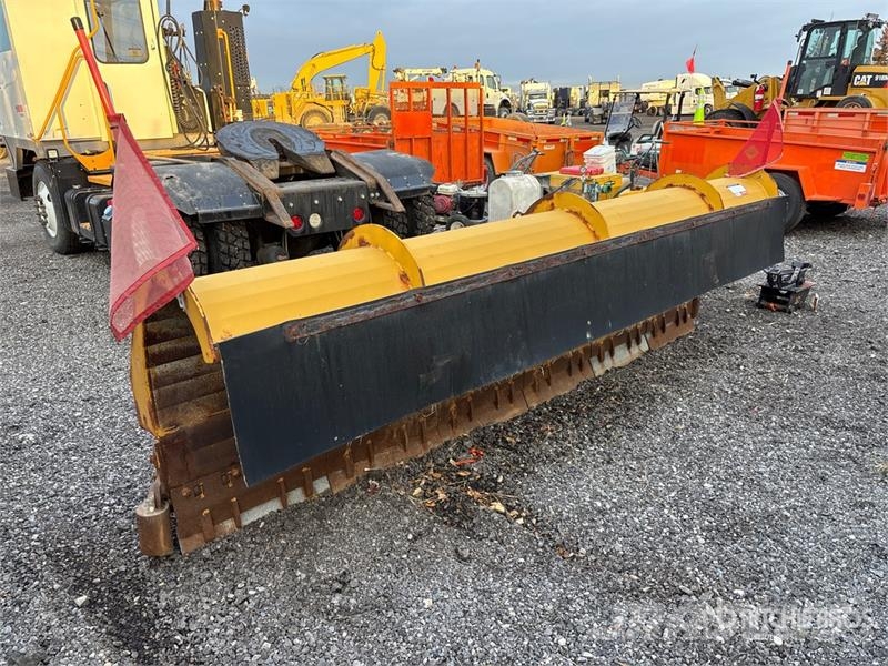 Metal Pless 12 ft 2 Way Snow Plow - Fits Tractor Snežne daske i plugovi