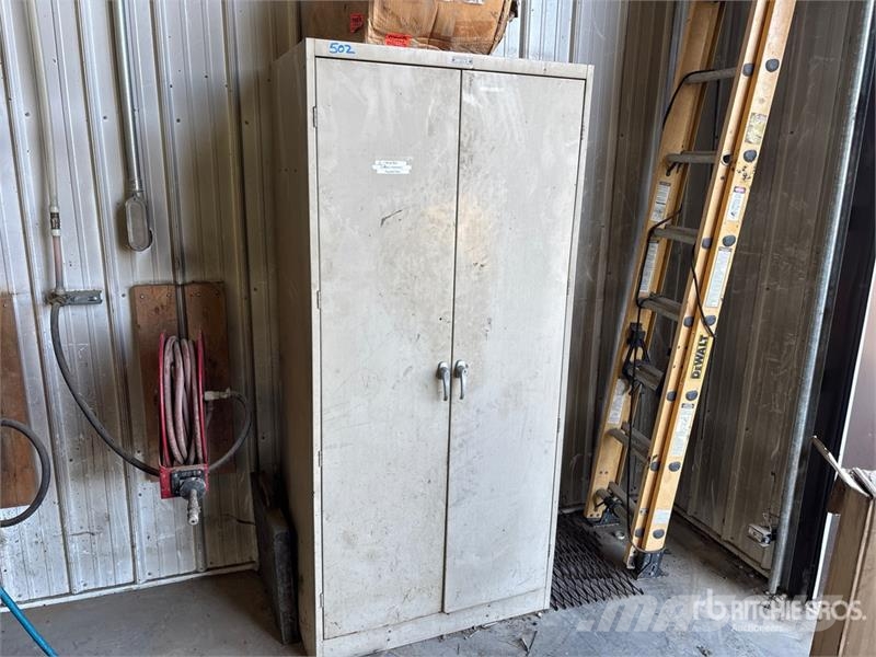 Metal Storage Cabinet Andre komponenter