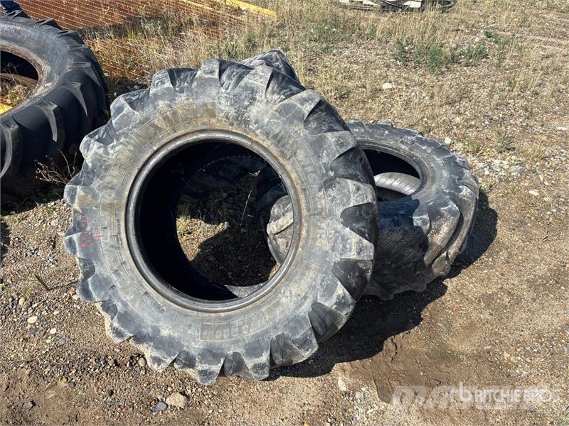 Michelin XMCL 400/70R20 Tires - Fits Cat 905 Ruedas