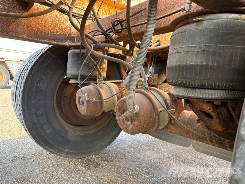 Midland 38 ft Tri/A Belly Dump Trailer مقطورات قلابة